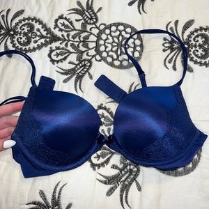 Victoria’s Secret Very Sexy Push up size 34B